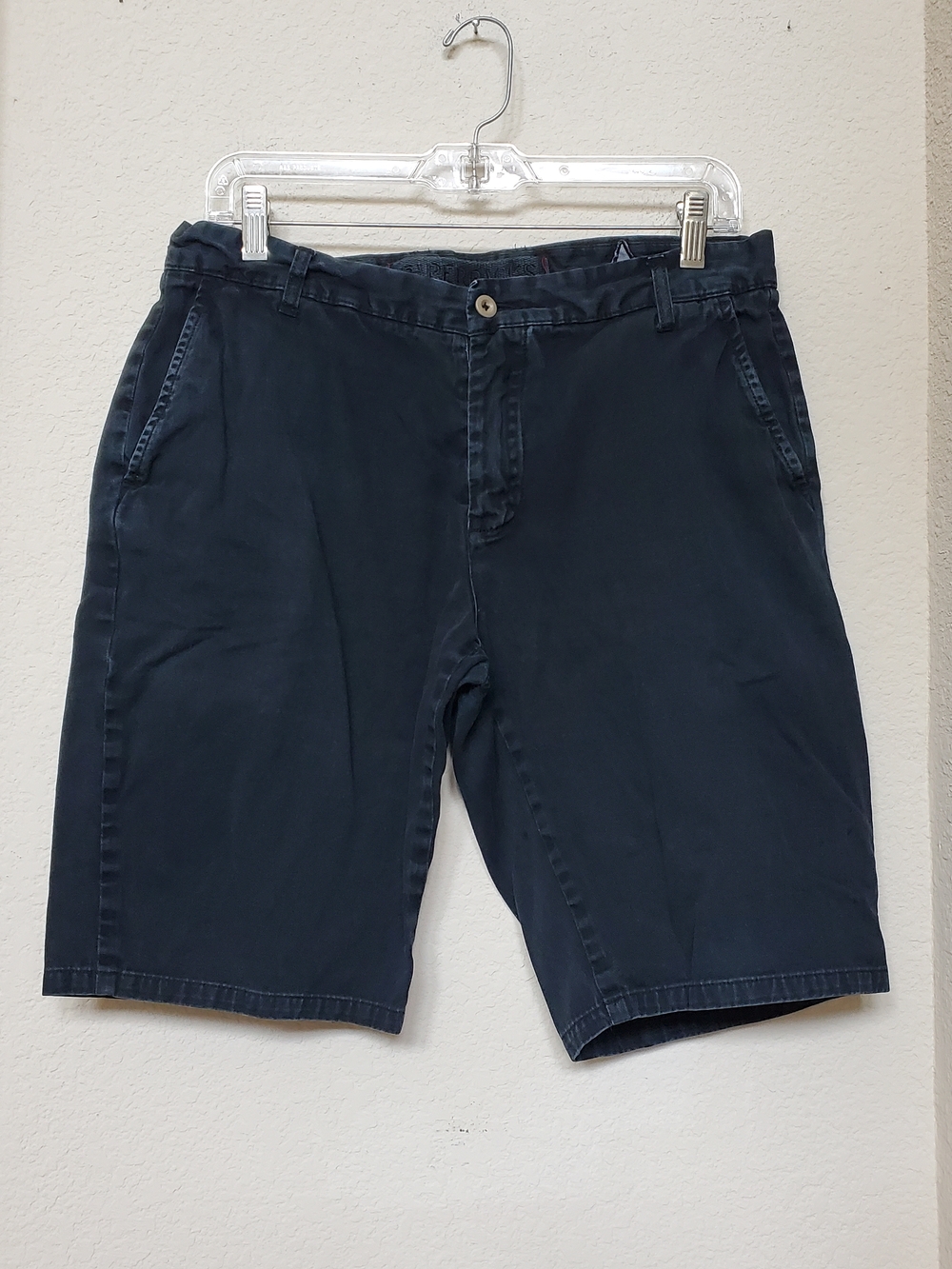 Paperbacks Men's Black Cotton Flat Front Shorts.  Size 34